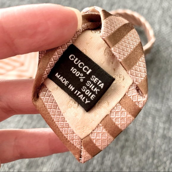 Authentic Gucci Diagonal Stripe Silk Tie - Picture 4 of 4